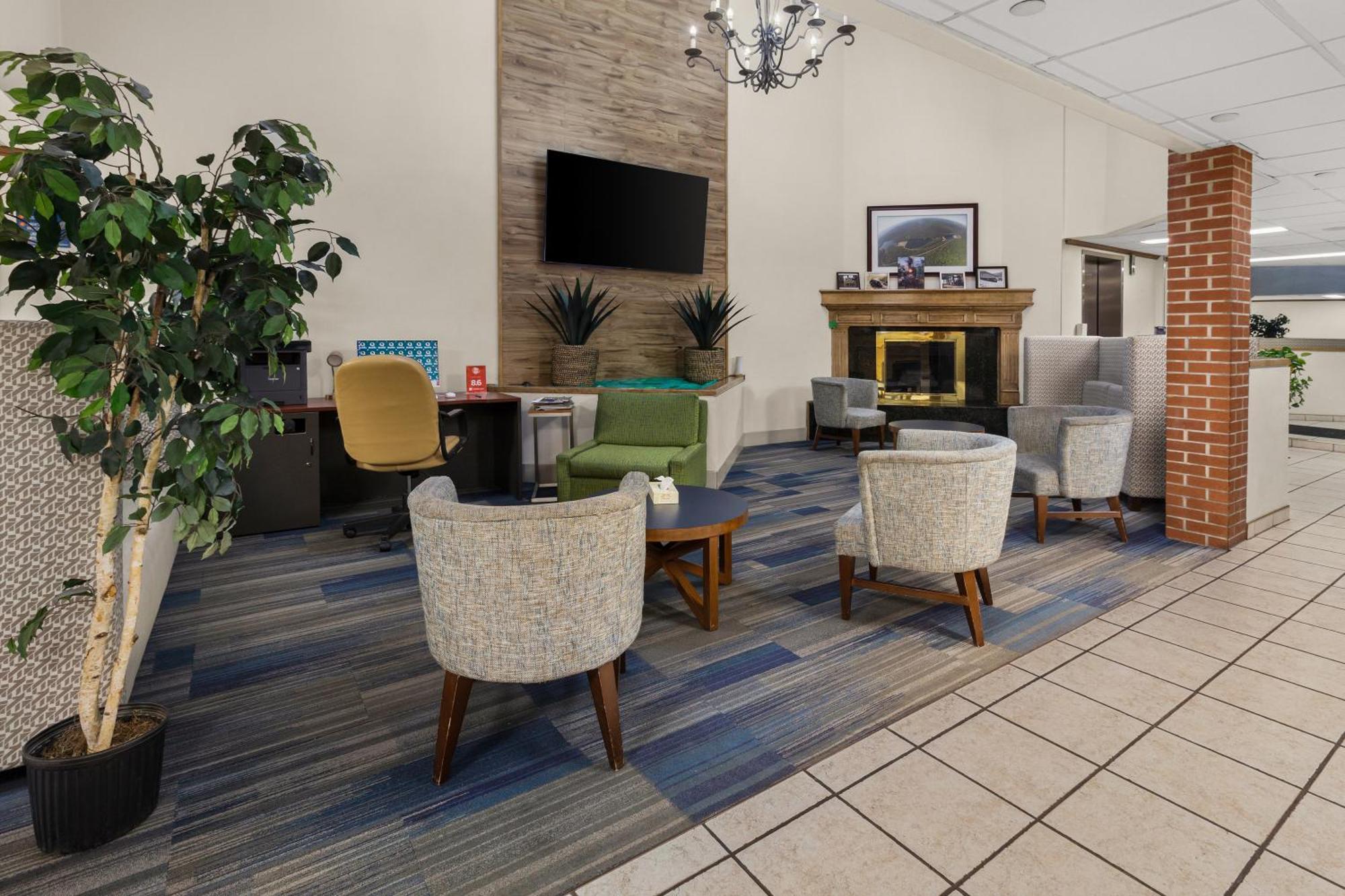 Suburban Studios Altoona Ngoại thất bức ảnh